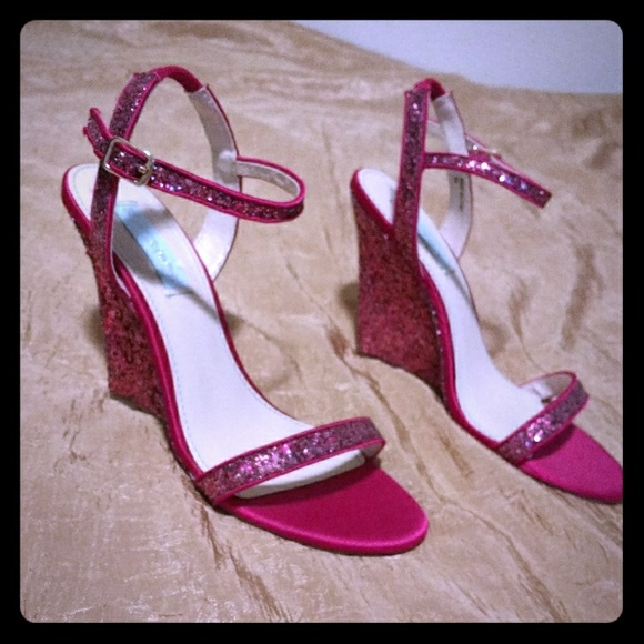 Betsey Johnson Shoes - Betsey johnson pink glitter heels 8